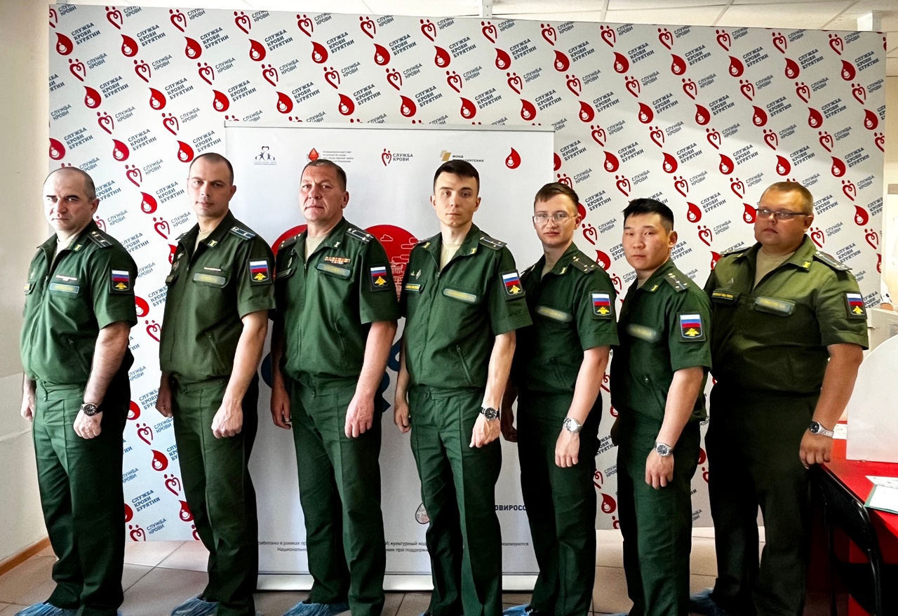 Военнослужащие сдали кровь!